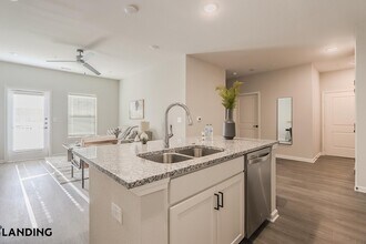 1650 Harris Hill Rd, Unit 05-5107 in San Marcos, TX - Foto de edificio - Building Photo