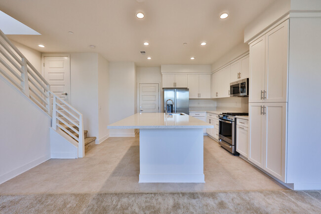 11051 Eka Way in San Diego, CA - Building Photo - Building Photo