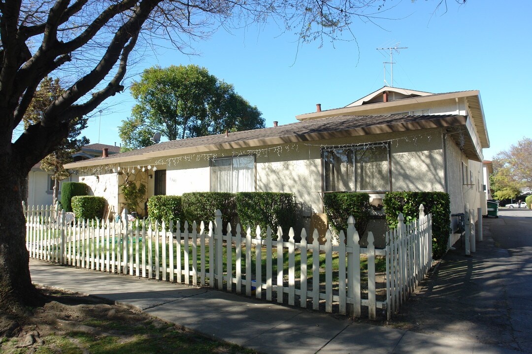 1341 Lexington Dr in San Jose, CA - Foto de edificio