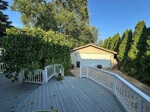 972 Cardwell St in Garden City, MI - Foto de edificio - Building Photo