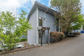 10455 Des Moines Memorial Dr S in Seattle, WA - Building Photo - Building Photo