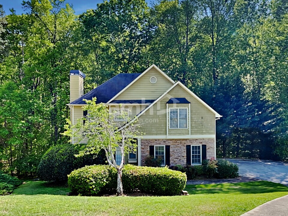 728 Walnut Ln in Woodstock, GA - Foto de edificio