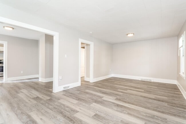 856 Broad St in Washington, PA - Building Photo - Building Photo