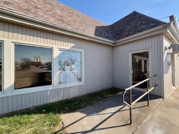 1207 W Main St in Carmi, IL - Building Photo - Building Photo