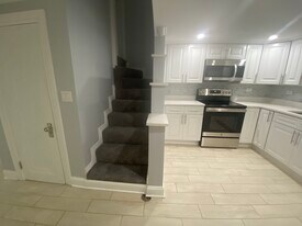 6079 N Albany Ave, Unit Garden level in Chicago, IL - Building Photo