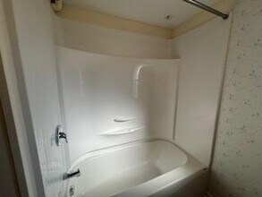 1950 Rolling Mdw Ln in Rocky Mount, VA - Building Photo - Building Photo