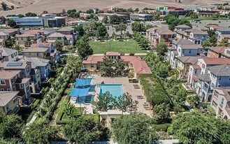 207 Heligan Ln, Unit 5 in Livermore, CA - Building Photo