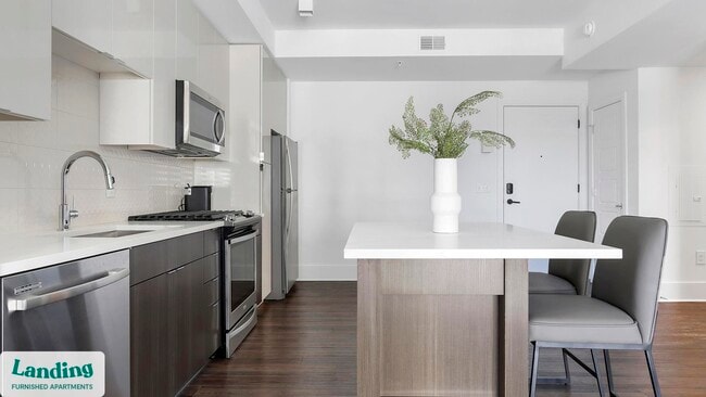 3005 Peachtree Rd NW, Unit 1214 in Atlanta, GA - Building Photo - Building Photo