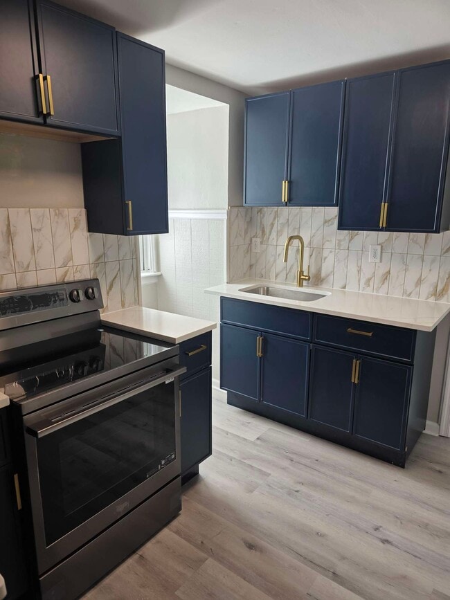 463-465 Montclair Ave