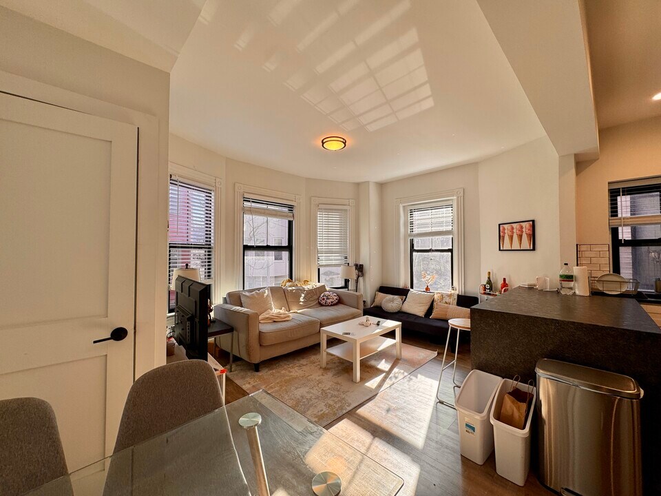 1510 Tremont St, Unit 2 in Boston, MA - Foto de edificio