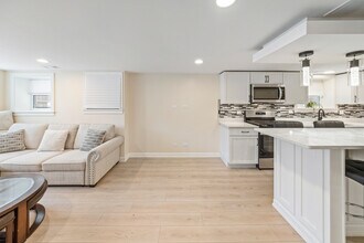 5219 W Deming Pl, Unit G in Chicago, IL - Foto de edificio - Building Photo