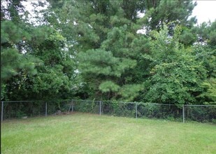 2037 Brandymill Ln in Jacksonville, NC - Building Photo - Building Photo
