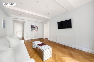 502 Park Ave in New York, NY - Building Photo - Building Photo