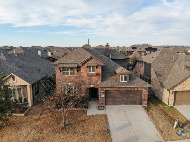 property at 728 Chatsworth Dr