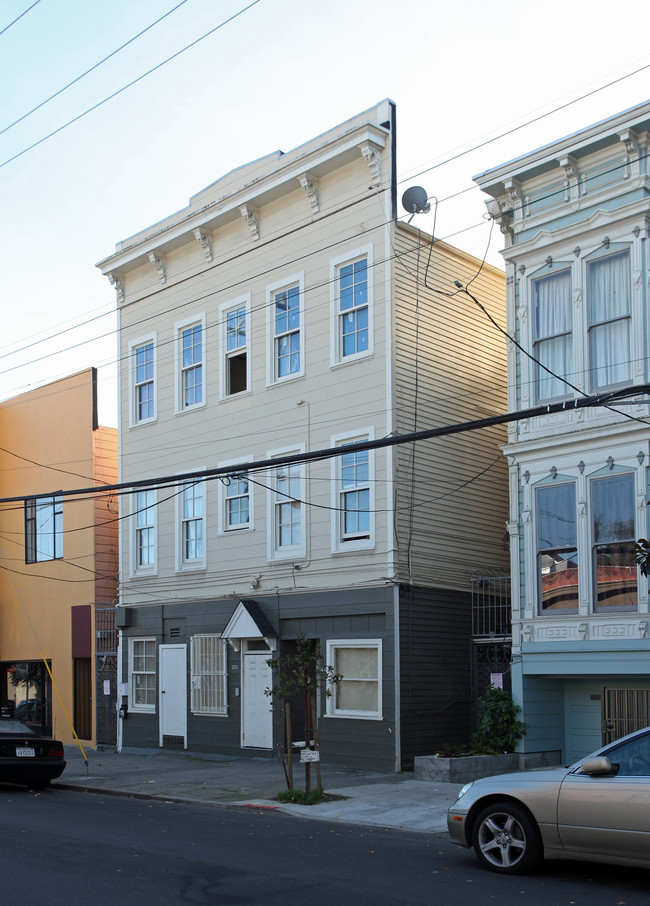 3329-3333 20th St in San Francisco, CA - Building Photo - Building Photo