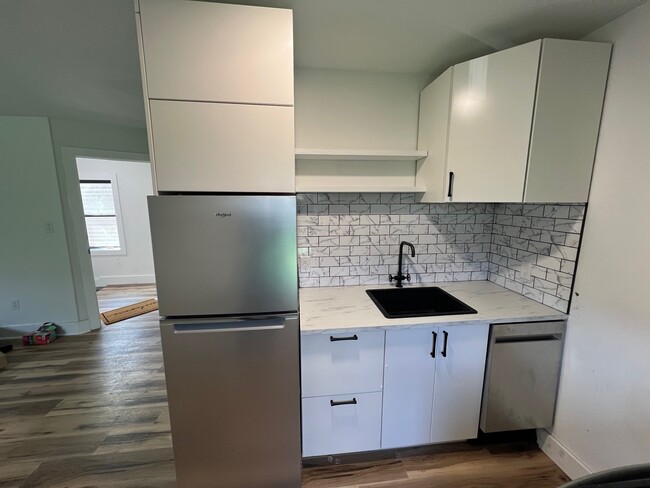 26 W Bridge St, Unit 5 in Catskill, NY - Foto de edificio - Building Photo