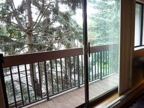 1643 Cambridge St in Cambridge, MA - Building Photo - Building Photo