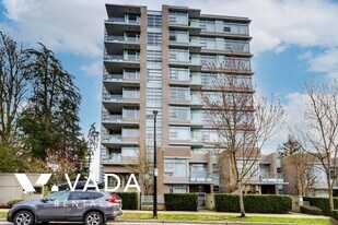 9266 University Crescent in Burnaby, BC - Building Photo