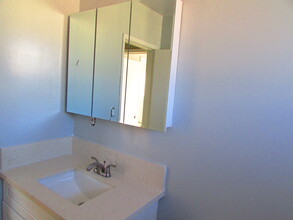 1756 N Gramercy Pl in Los Angeles, CA - Building Photo - Building Photo