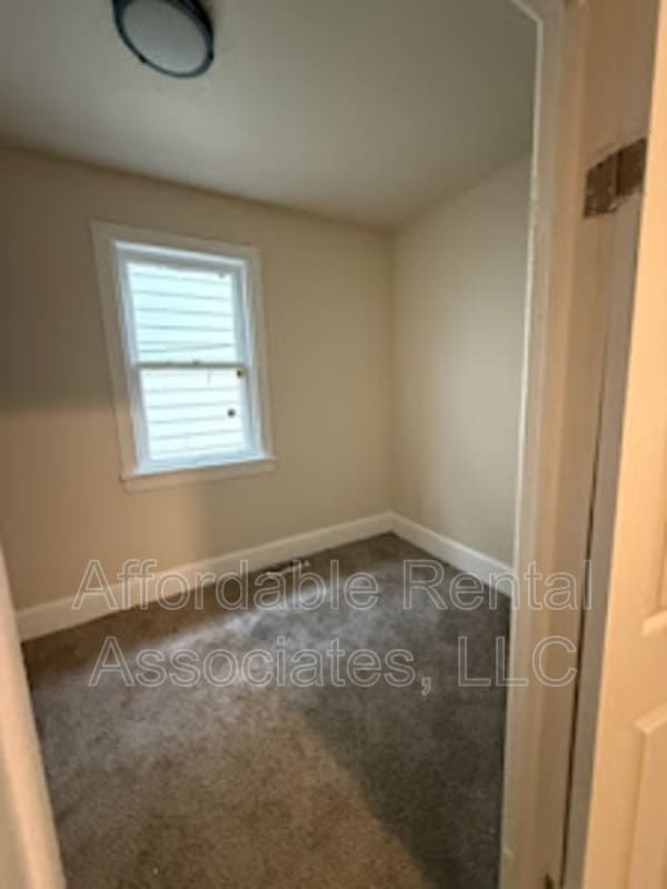 616 W Rogers St in Milwaukee, WI - Building Photo - Building Photo