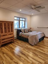 10 Andrew Dr in Monroe Township, NJ - Building Photo