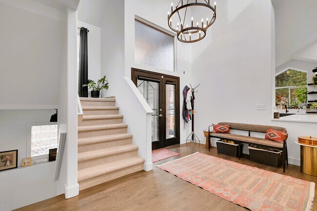 28384 Kinnikinick Rd in Evergreen, CO - Building Photo - Building Photo