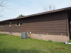 12 S 2nd St in Glenwood, GA - Building Photo - Building Photo