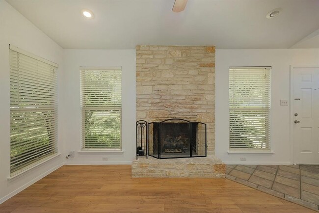 3207 Eanes Cir in Austin, TX - Building Photo - Building Photo