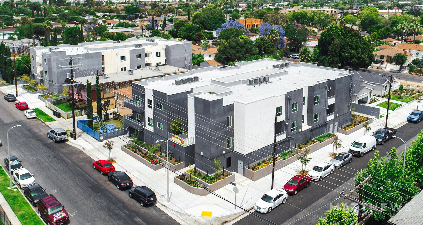 6302 Beck Ave in North Hollywood, CA - Building Photo