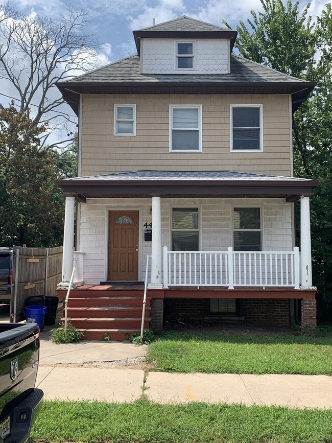 property at 44 Wyckoff St