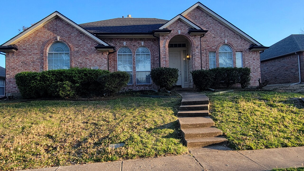 3241 Creek Meadow Ln in Garland, TX - Building Photo