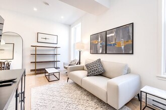 4500 Rue Hutchison in Montréal, QC - Building Photo - Building Photo