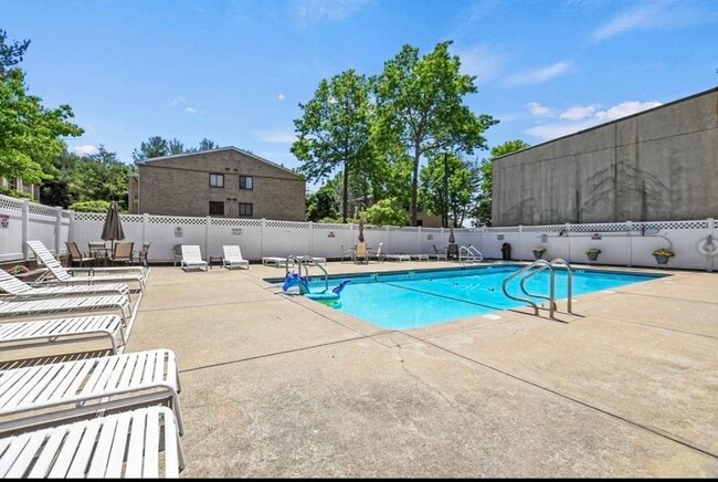 15 Bourbon St in Peabody, MA - Building Photo - Building Photo