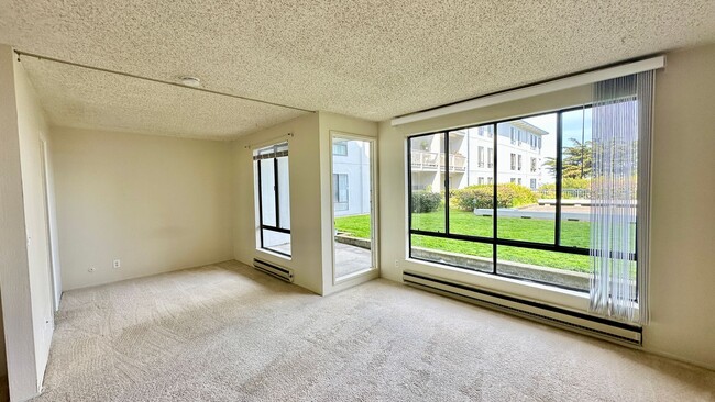 4 Captain Dr in Emeryville, CA - Building Photo - Building Photo