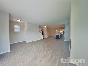 111 Thomas Point Dr in Fortville, IN - Building Photo - Building Photo