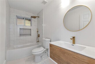 3852 Pin Oak Cir in Doraville, GA - Building Photo - Building Photo