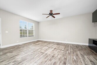533 Cannon Ball Dr in Grayslake, IL - Building Photo - Building Photo