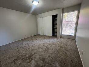 8311 S Wayside Cir in Sandy, UT - Building Photo - Building Photo