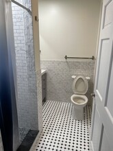 416 E Main St in Charlottesville, VA - Foto de edificio - Building Photo