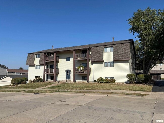 property at 3240 Parkwild Dr