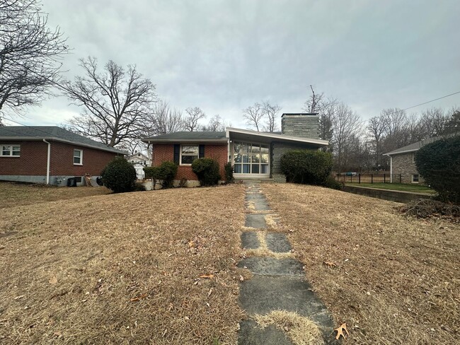 property at 206 Connecticut Ave