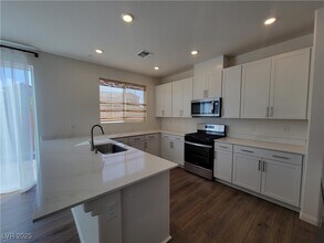 3652 Valpacos Ln in Henderson, NV - Building Photo - Building Photo