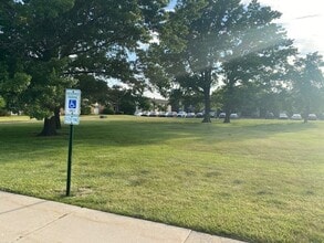 8880 Golf Rd in Des Plaines, IL - Building Photo - Building Photo