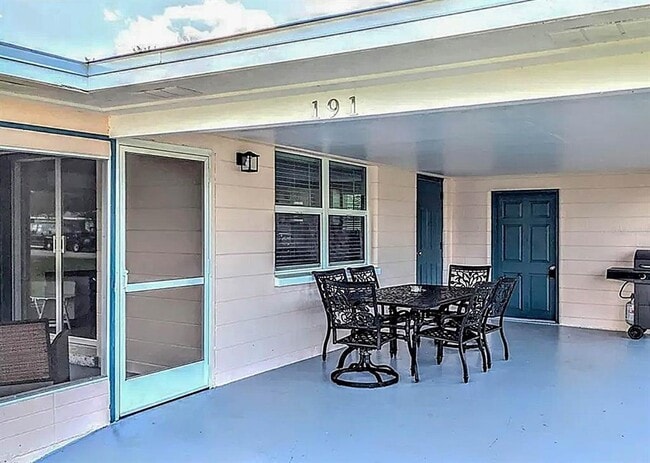 191 E Wentworth St in Englewood, FL - Building Photo - Building Photo