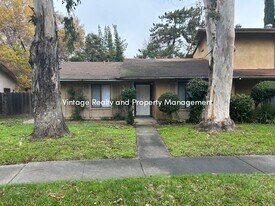 3311 Mill Springs Dr in Stockton, CA - Building Photo