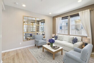 5081 Cascade Way in Oceanside, CA - Foto de edificio - Building Photo