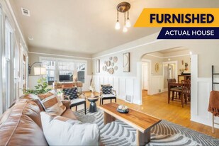 720 NE 47th St in Seattle, WA - Building Photo