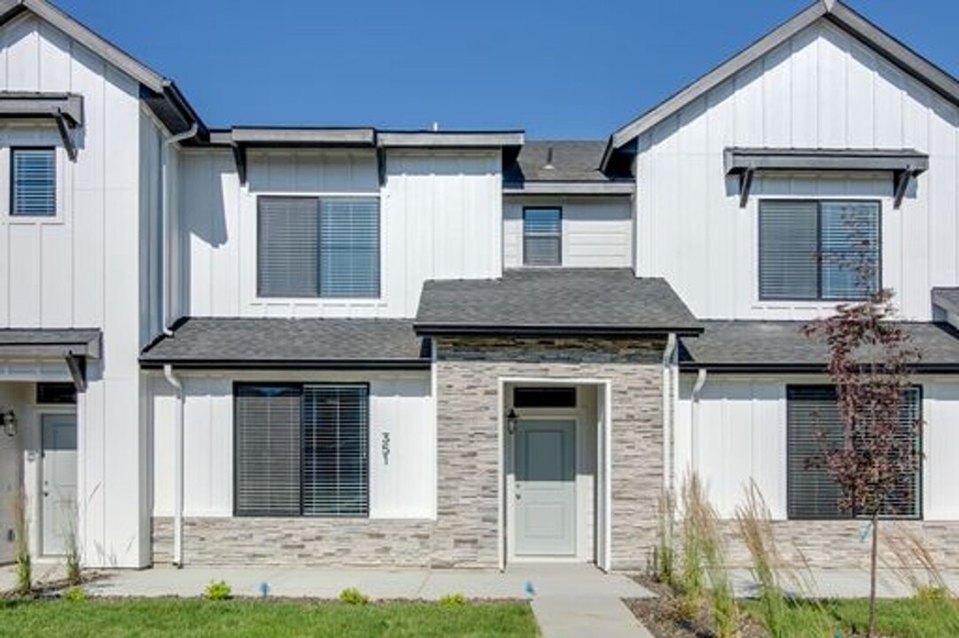 266 S Baraya Wy in Meridian, ID - Building Photo