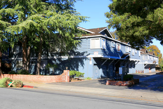 Kentfield in Redwood City, CA - Foto de edificio - Building Photo