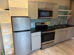 2824 24th Ave N in St. Petersburg, FL - Building Photo - Building Photo